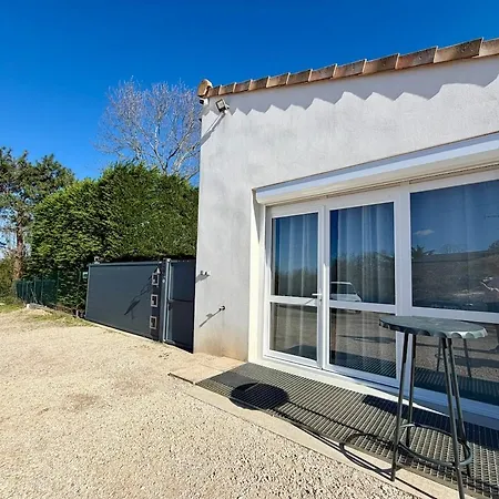 Holiday home Maison Au Calme Proche Acces Rocade